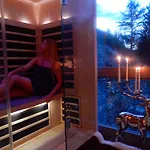 Stirling Luxury & 萨斯费