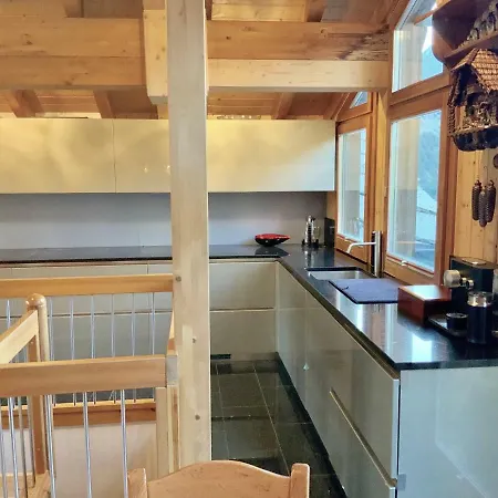 Stirling Luxury & Шале *