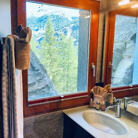 Шале Stirling Luxury & *