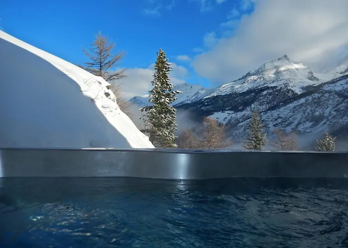 Stirling Luxury & Chalet