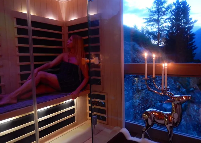 Stirling Luxury & 萨斯费