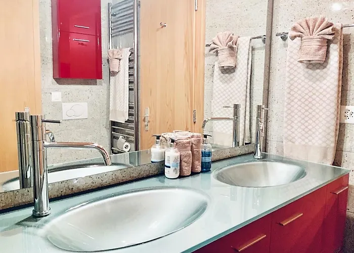 Stirling Luxury & * 萨斯费