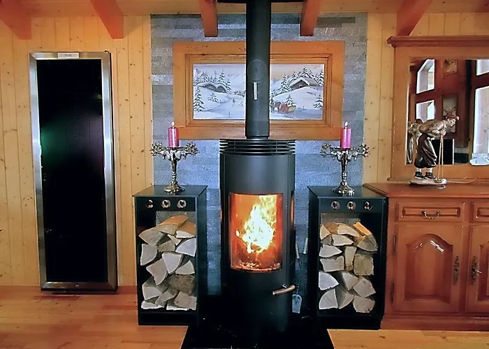 Stirling Luxury & 萨斯费