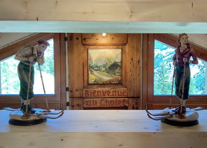 Stirling Luxury & 萨斯费